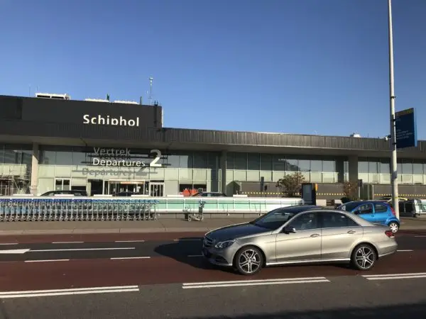 Taxi van Rijen naar de luchthaven – luchthavenvervoer